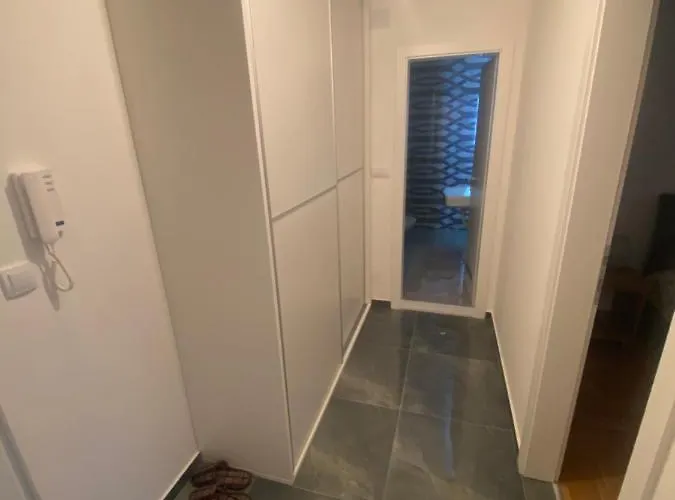 アパート Vuki Lukavica